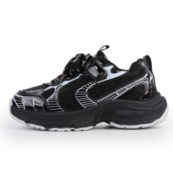 Nebula Strike Black/White Graphic Runner